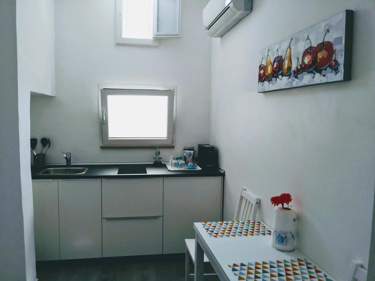 B&B 20 Archi Monopoli Pokoj fotografie